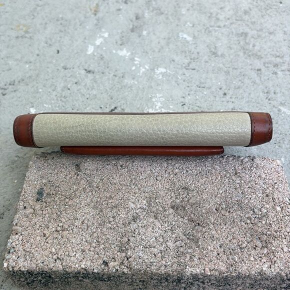 Dooney & Bourke Cream and Brown Clutch wallet - Picture 2 of 10